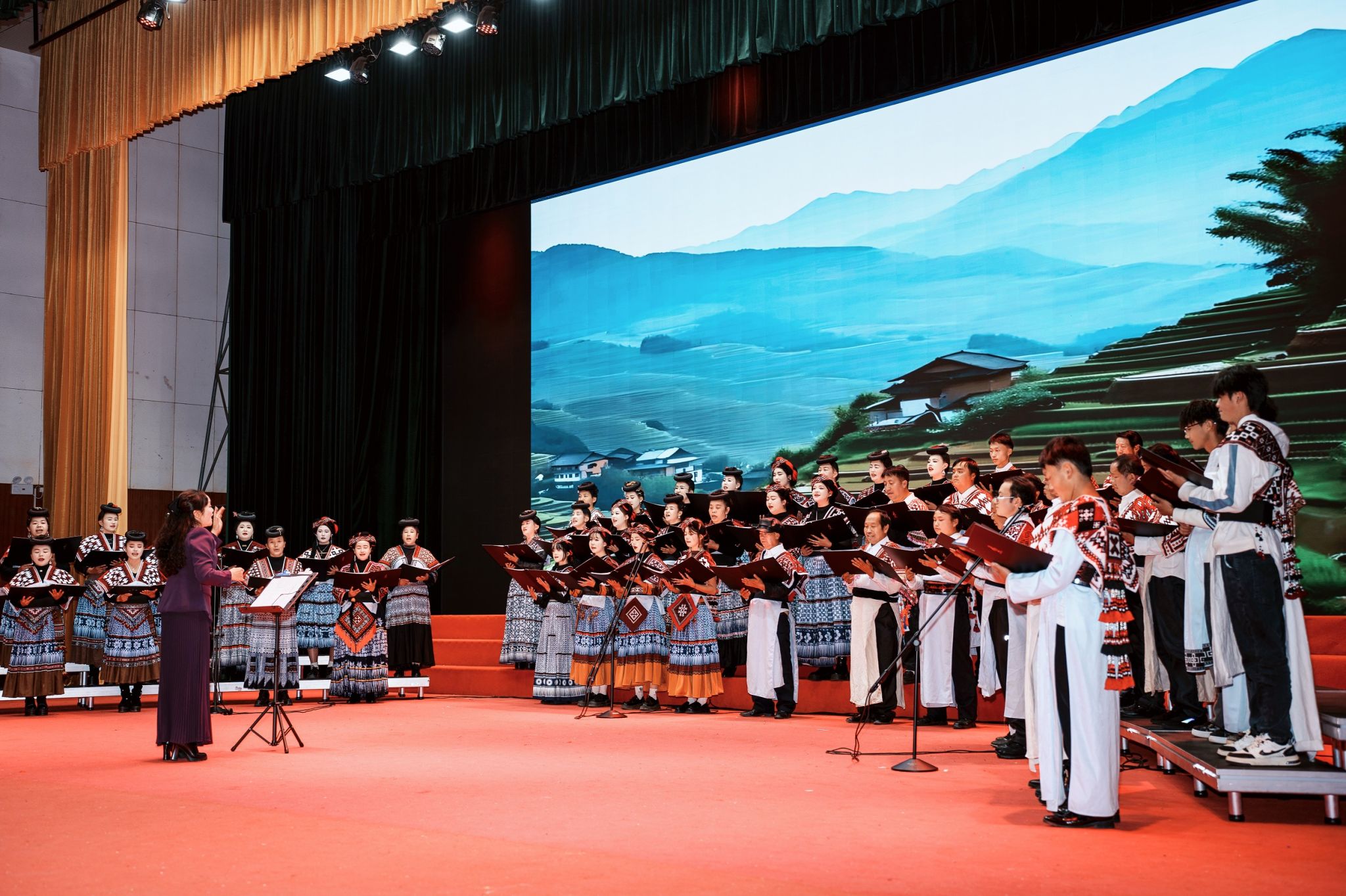 插甸鎮(zhèn) 凝聚團(tuán)結(jié)力量，共建美好家園的文藝創(chuàng)作實踐